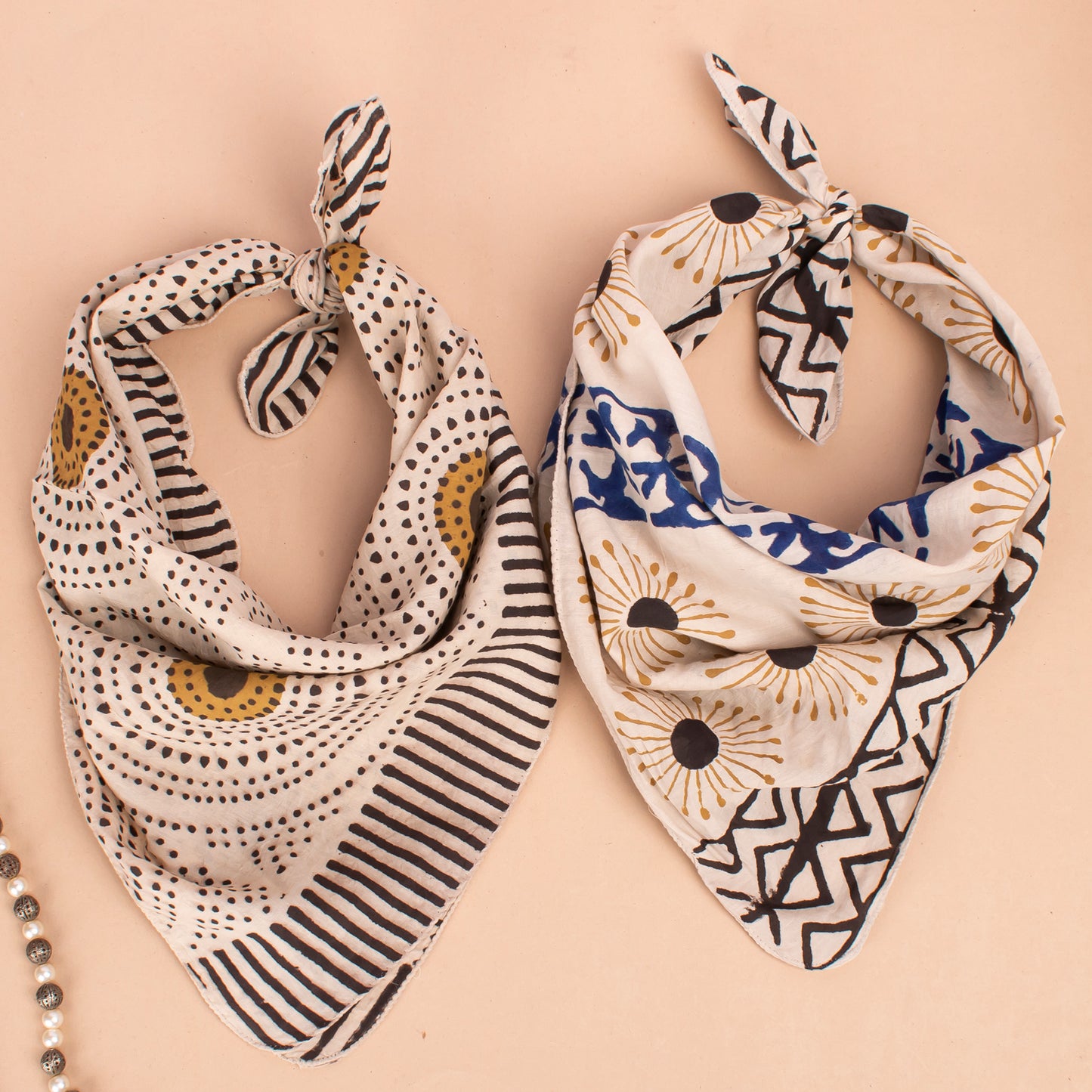 Set of 2 - Cotton Bandanas, Unisex Head Scarf, Eco-Friendly Festival & Outdoor Accessory, Face Cover Ups, Perfect For Travel, Blind Fold