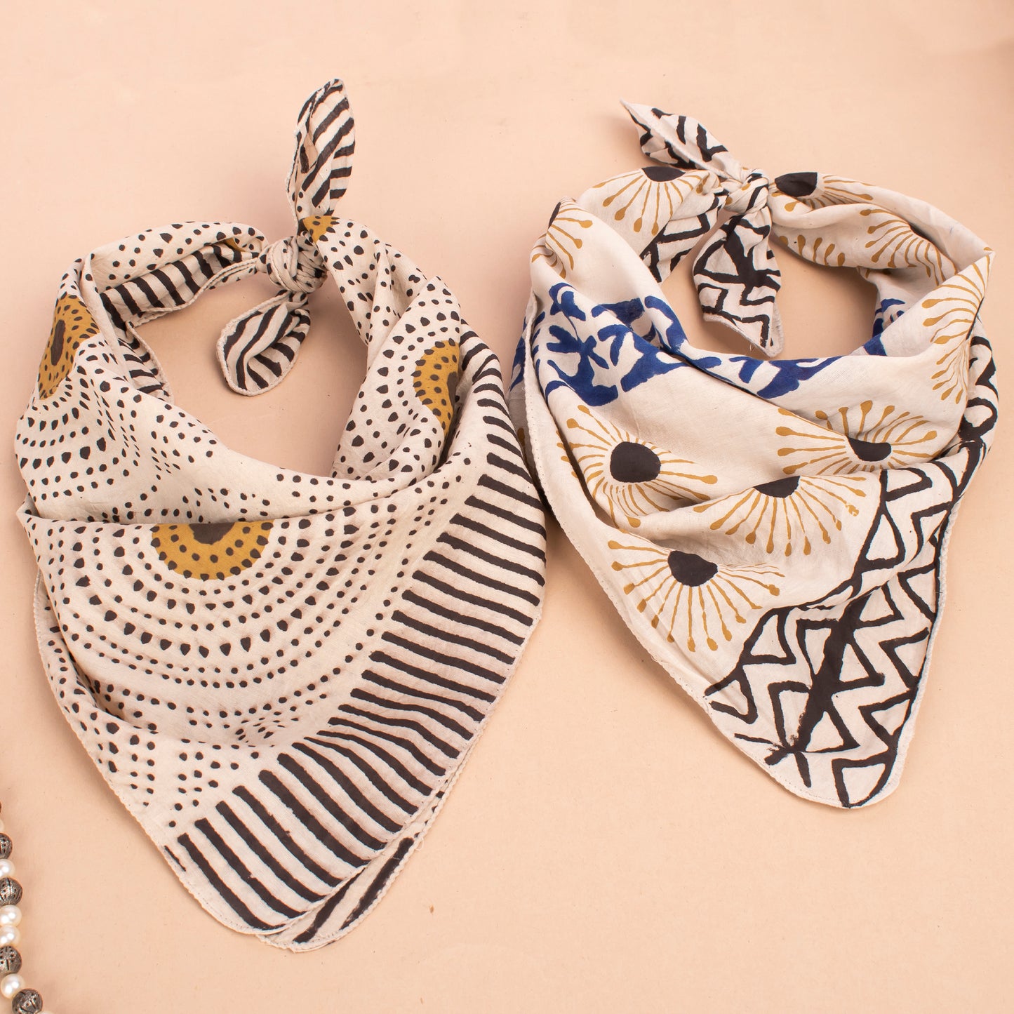 Set of 2 - Cotton Bandanas, Unisex Head Scarf, Eco-Friendly Festival & Outdoor Accessory, Face Cover Ups, Perfect For Travel, Blind Fold