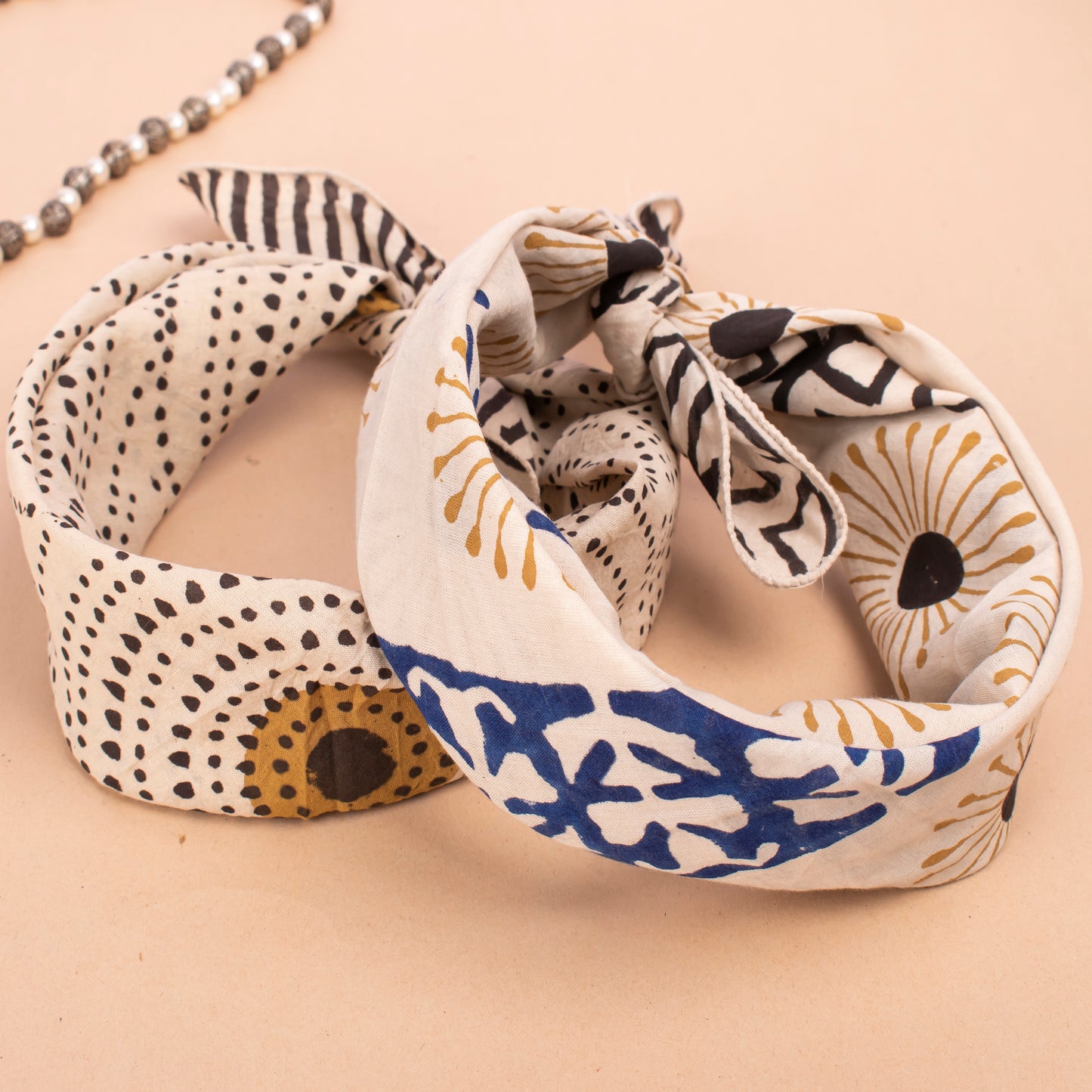 Set of 2 - Cotton Bandanas, Unisex Head Scarf, Eco-Friendly Festival & Outdoor Accessory, Face Cover Ups, Perfect For Travel, Blind Fold