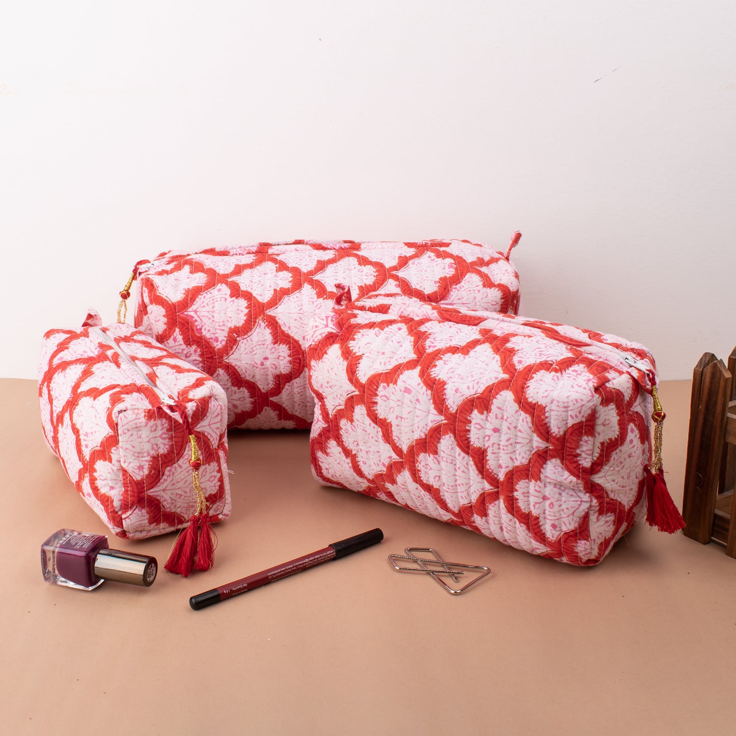 Handmade Aesthetic Pouch, Bridesmaid Gift, Makeup Travel Bag, Handmade Cotton Toiletry Bag, Block Print Makeup Bag, Quilted Wash Bag - Set of 3