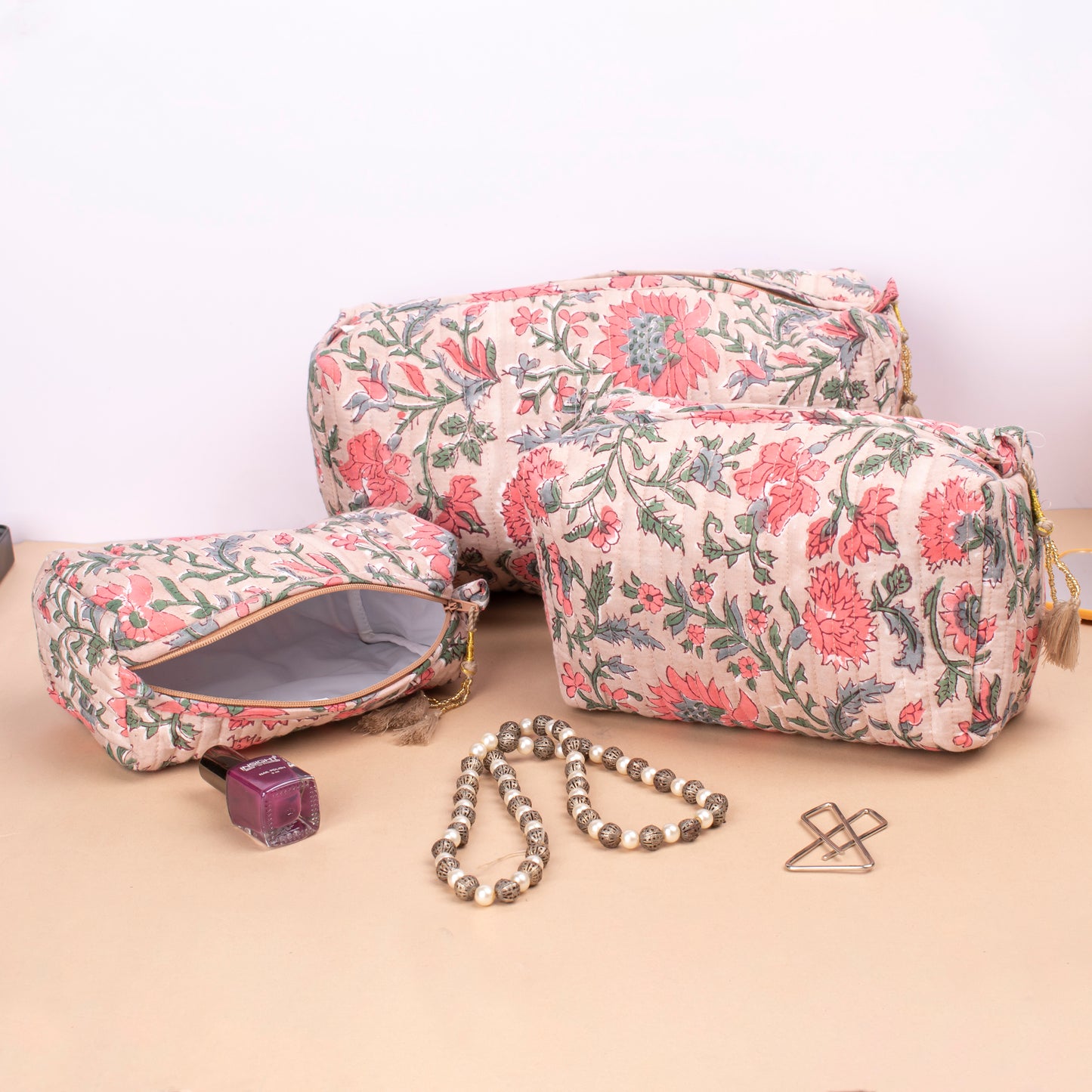 Handmade Toiletry Bag, Aesthetic Cosmetic Pouch, Cute Makeup Organizer, Makeup Bag With Compartments - Set of 3
