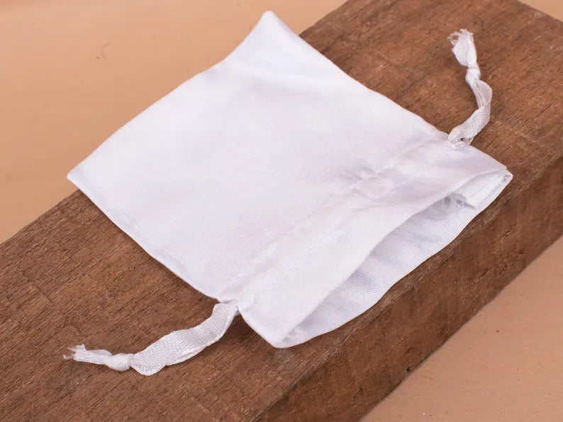 100 Masterpiece Luminous High-Quality White Satin Pouches
